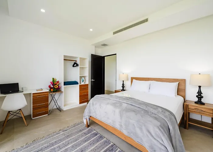 Ocean View Penthouse Close To The & Town Hébergement de vacances *