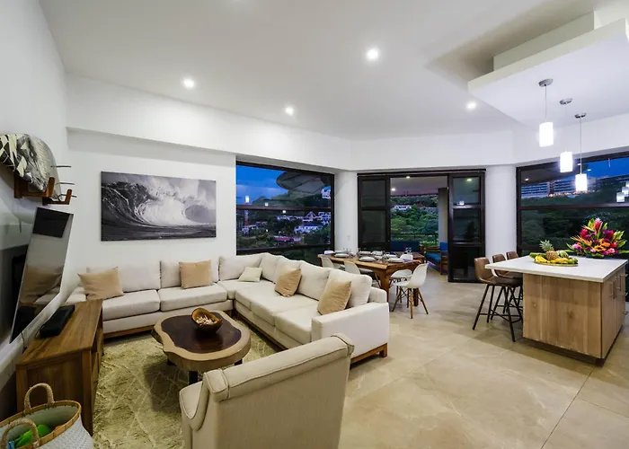 Ocean View Penthouse Close To The & Town
