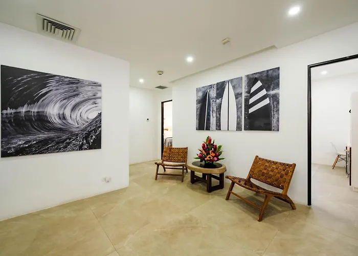 Ocean View Penthouse Close To The & Town *