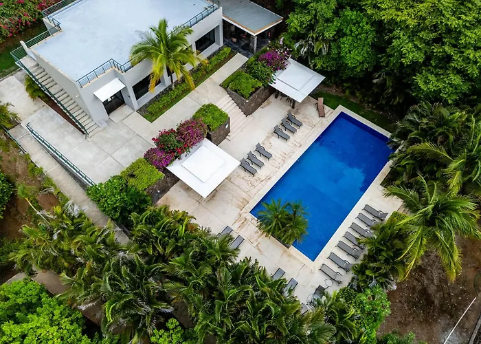 Ocean View Penthouse Close To The & Town Tamarindo